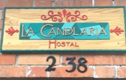 Fachada. Fuente: Hostal La Candelaria FanPage Facebook 